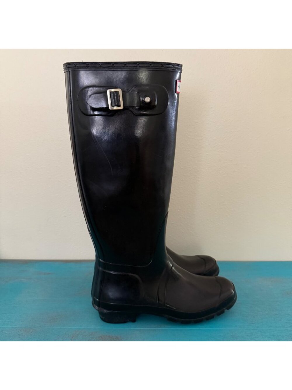 Hunter Women's Original Tall Gloss Rain Boots in Black Size 9